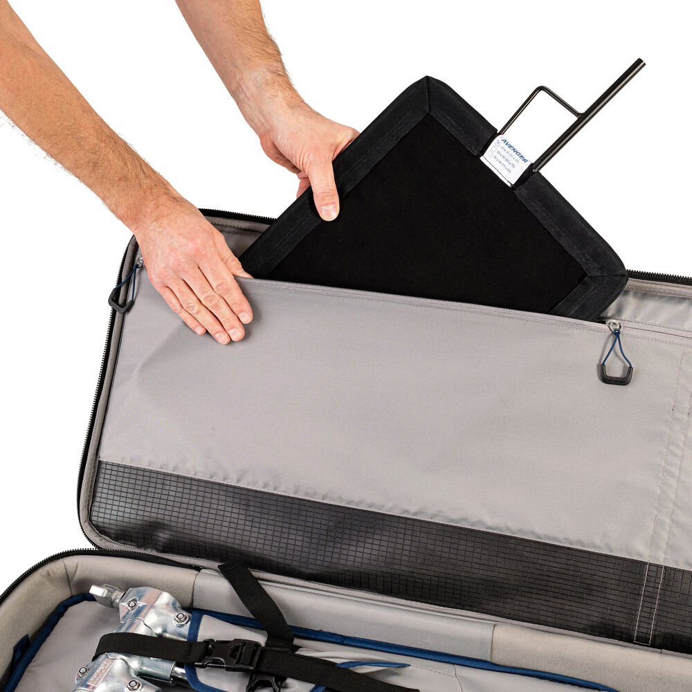 Maleta Avenger Triple C-Stand Roller Case