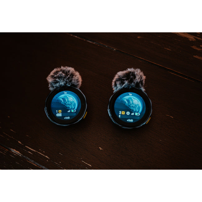 Micrófono Pechero Inalámbrico Saramonic Blink Me B2 con Pantalla Táctil para 2 personas